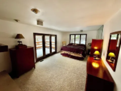 Lakefront 5BR,3bath, private lake,nature lovers dream, Big home near Frankenmuth