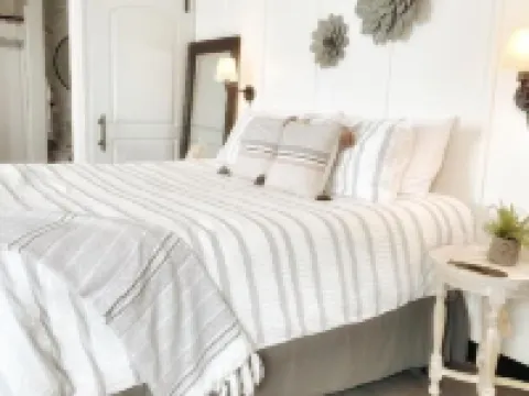 The Shack Inn Hotels in Homer