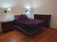 Work, Relax, Explore! 3 Bdrm House with screened in porch in New Bern. - 3つ星