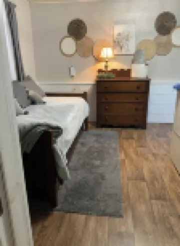 Charming 3-bedroom cottage with WiFi and AC in delightful Caulfield