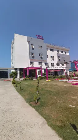 Kanha Hotel & Resort