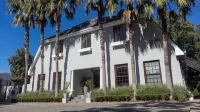 5 Seasons Guest House - Pensionat
