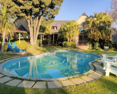 Lipizzaner Lodge - Kyalami, Midrand โรงแรมในมิดแรนด์