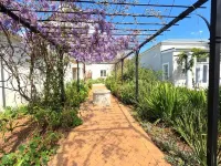 班霍克角客棧 Tokara Restaurant附近的飯店