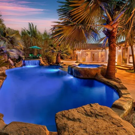 TROPICAL LUXURY OASIS Pool Spa Waterfalls Grotto 8 Bedrooms!