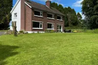 Luxurious Meath Retreat With 5 Bedrooms Các khách sạn ở 