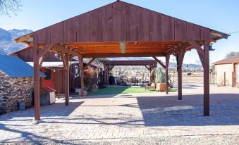 Zebra Rustic Retreat 3BR Home on Zebra Ranch