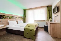 Holzschuh Schwarzwaldhotel Hotels in Schonmunzach