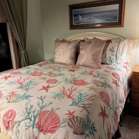 NEW LISTING! Fantasea! Enjoy dramatic crashing waves, fireplace, dog friendly!
