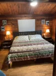 Cozy Cabin On The Sol Duc River Sleeps Four. Fully Supplied Kitchen And Linen's.