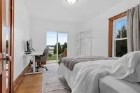 Cozy Riverfront Retreat Hotels in Suamico