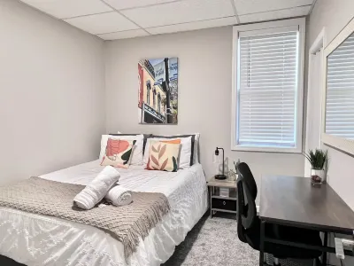 The Nest- Downtown Valparaiso- Close to Valpo University Short Term Stays Hotels near Chicago Street Theatre