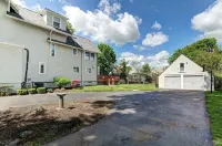 NJ Suburban Retreat - Direct train to NYC - Train station half a mile walk!! Hotels in City of Orange