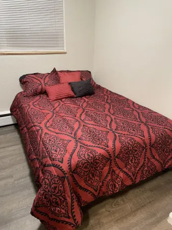 Very nice one bedroom apartment in midtown Отели рядом со станцией Анкорд Депо