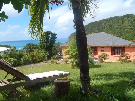 Up there in the garden - Villa with sea and mountain views - Deshaies Отели рядом с достопримечательностью «Deshaies»