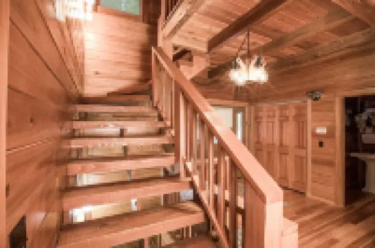 Ten Mile Cabin / with boat dock