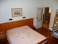 Casa al Ponte apartment with private garden, Wifi Internet! Hotels in Menaggio