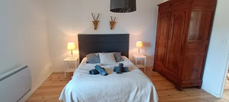 maison vue mer au bourg du Conquet Отели в г. Ле-Конке