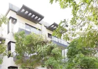 Hotel Blue Neck Hudda City Centre Fortis Hospital