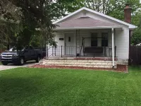 Indianapolis Bungalow Hotels in Warren Township