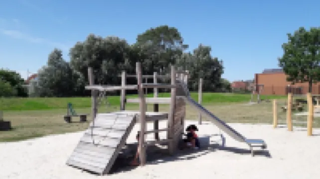 Detached vacation home with enclosed garden close to the Wadden coast