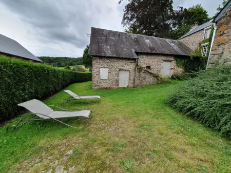 Charming Farm Stay – 16 Guests – Suisse Normande Отели в г. Клеси