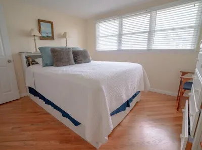 6 Beds, 4 Baths w Elevator Lbi - Now Booking 2026 Ship Bottom Beach 주변 호텔