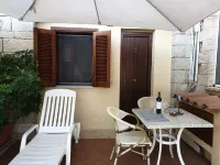 Studio in villa with sea view