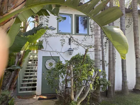 Santa Monica Paradise Palm Beach Retreat Отели рядом с достопримечательностью «Парк Темескал Гейтуэй»