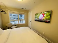 Joe’s Brand New 2 King Bedrooms Townhome in Canmore