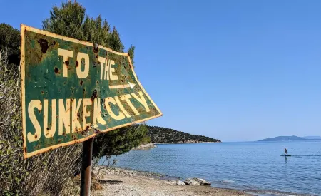 Large modern 4 bed/bath villa overlooking sea & fishing village (sleep 10)