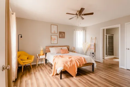 Hot Tub Mountain View Dog Friendly Modern Chalet