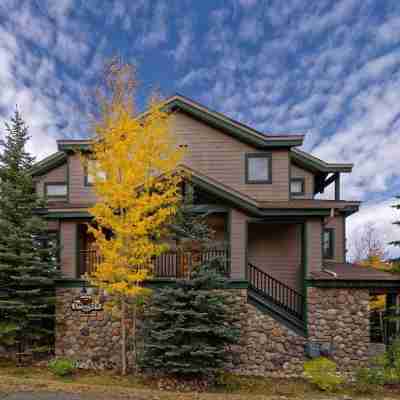 Ideal Location: Short Walk to Town & Ski-in, W/D, Dishwasher, Fireplace, Hot Tub Hotel Exterior