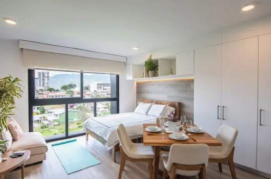 Queen Bed Yogui Studio apartment + Rooftop Hot Tub