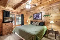 Resort Cabin Near the Lake, 2 King Suites, 4 Twin Beds in Kids Loft Hotels near Sims Point