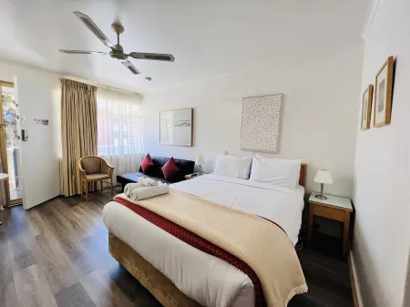 1 BR apartmen at Glenelg Moseley