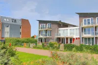Very spacious apartment with enclosed garden Strandleven Groote Keeten Hotels in Callantsoog