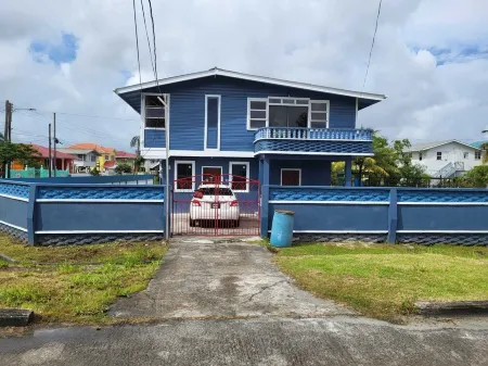 Private Gated 1 Bedroom in Georgetown Отели рядом с достопримечательностью «Собор Святого Георгия»