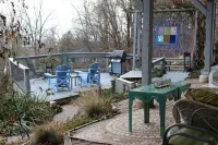 Cottage suite over Lake Erie w  hot tub & beach access  20% discount Nov 16-20 Hotel dekat The Stork Club - Big Band Museum and Hall of Fame