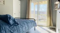 PRIVATE Lakehouse, SwimDock, Close to Strip.