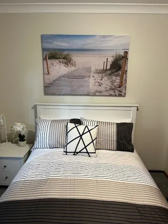 3 bedrooms - sleeps 6