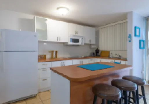 Puerto Salinas 3 bdrm fully air conditioned garden apartment, WiFi, 2 parkings