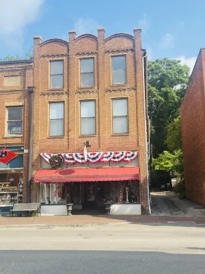 Unique 1 Bedroom Apartment in the heart of downtown Jonesborough