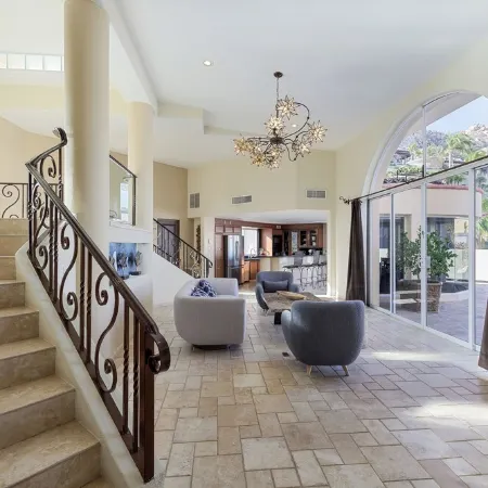 Luxurious Villa Los Amigos with 4 bedrooms, private pool and hot tub