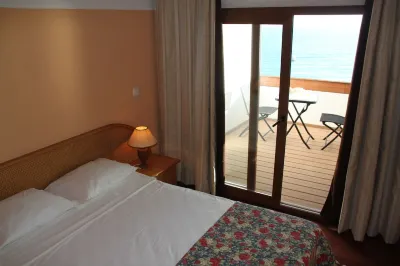 1st Line Apartment 3 Bedroom + 2 Bathroom Hotels in Praia da Rocha