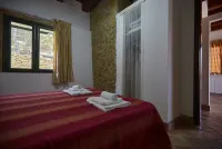 West Cottage in villa with pool, jacuzzi and sea view