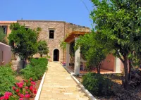 Luxurious villa with private private heated pool & spectacular views Hotels in Mylopotamos