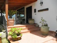 holiday home a few km from the Sorrento peninsula with garden and parking space
