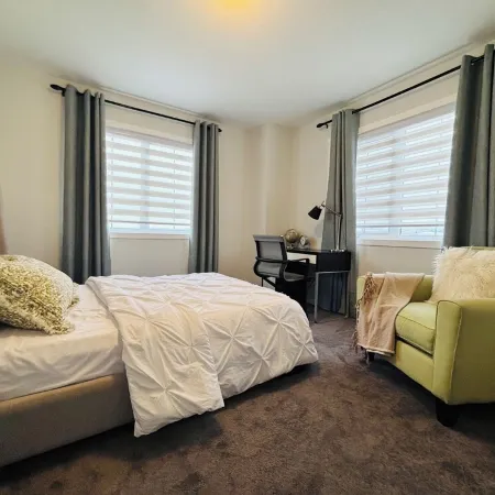 A peaceful cozy three bedroom, home away from home, near Spruce Meadows