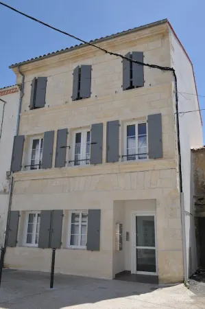 Charming furnished with jacuzzi Отели в г. Сожон